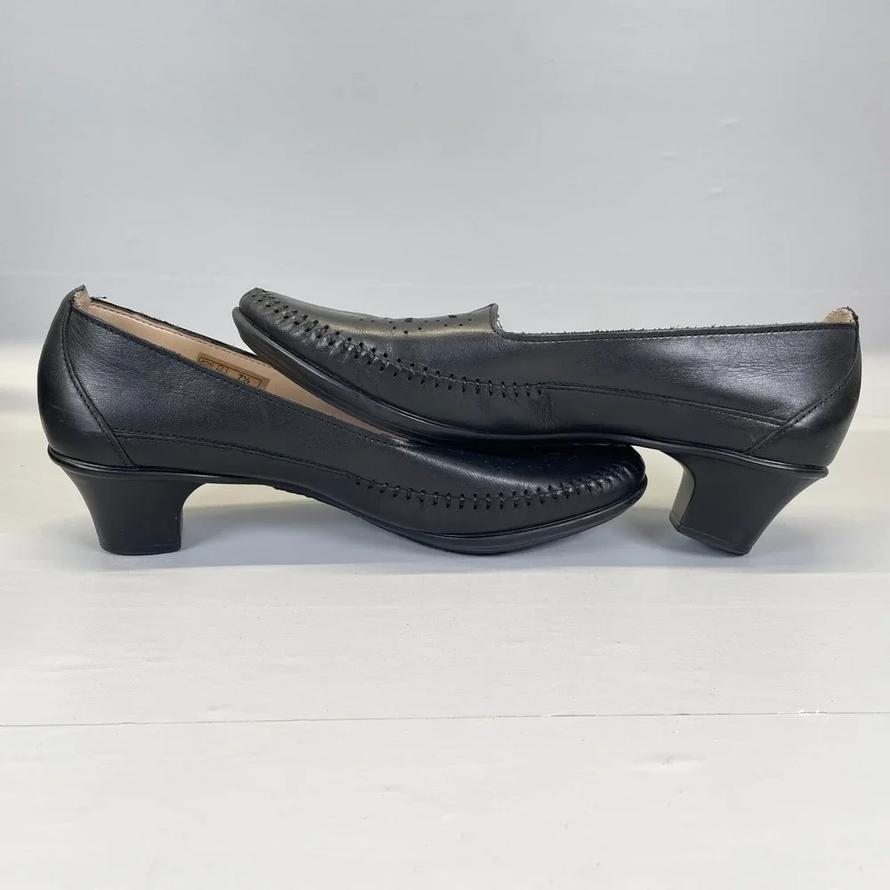 SAS Sonyo Pumps Womens Size 7.5 W Black Leather Perforated Slip On Comfort Shoes